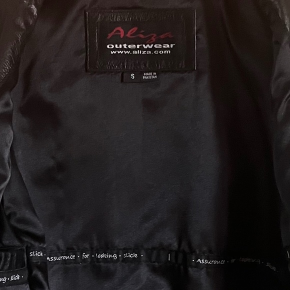 Black Leather Jacket Satin Lined Like New Women's Small - Picture 12 of 15